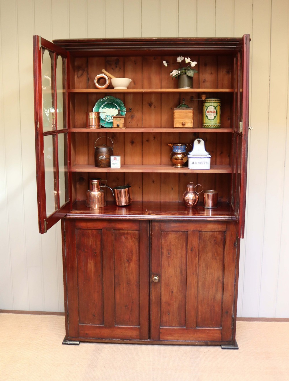 Pitch Pine Dresser View VII