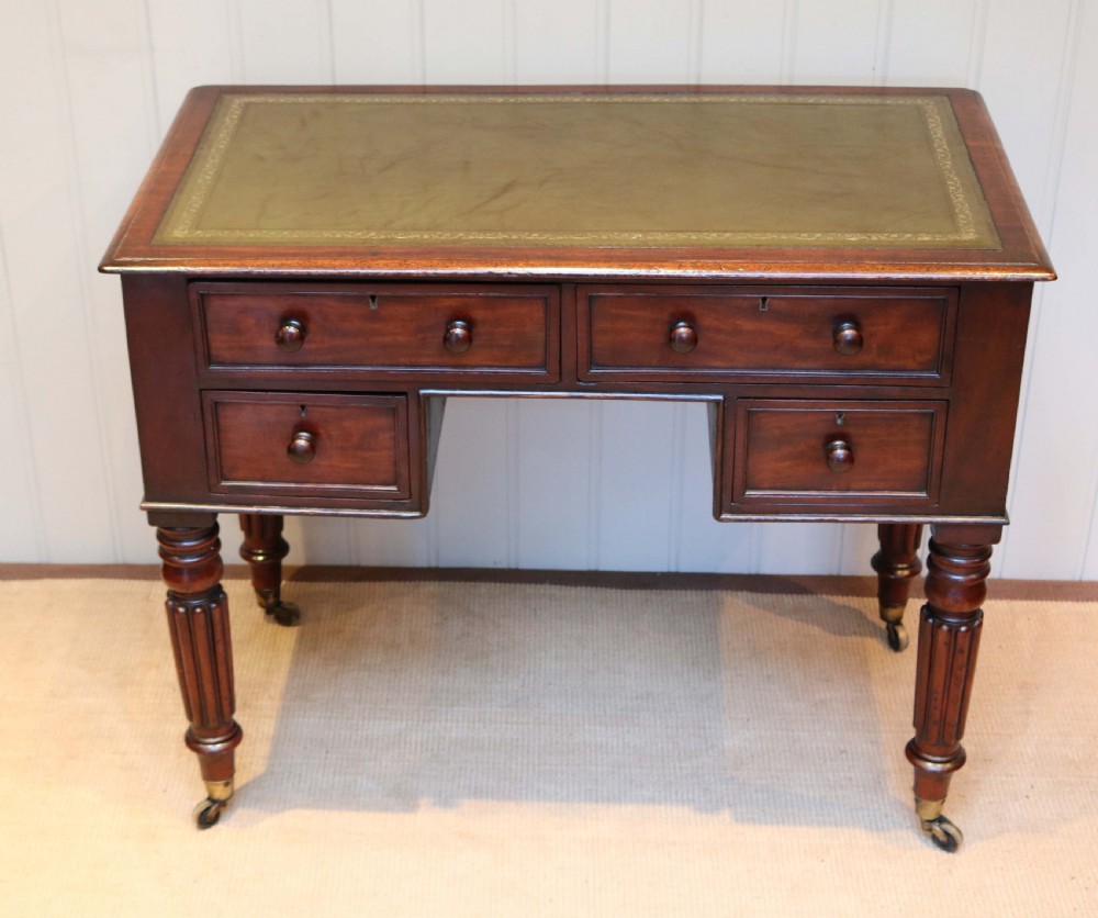 Mahogany Kneehole Desk 
