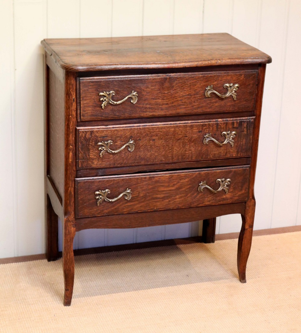 Small Proportioned Rustic Oak Chest Of Drawers