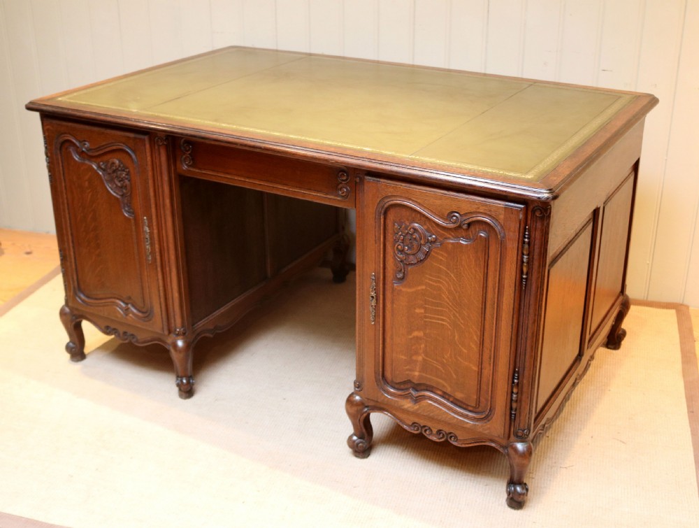 Substantial Oak Partners Desk View VI