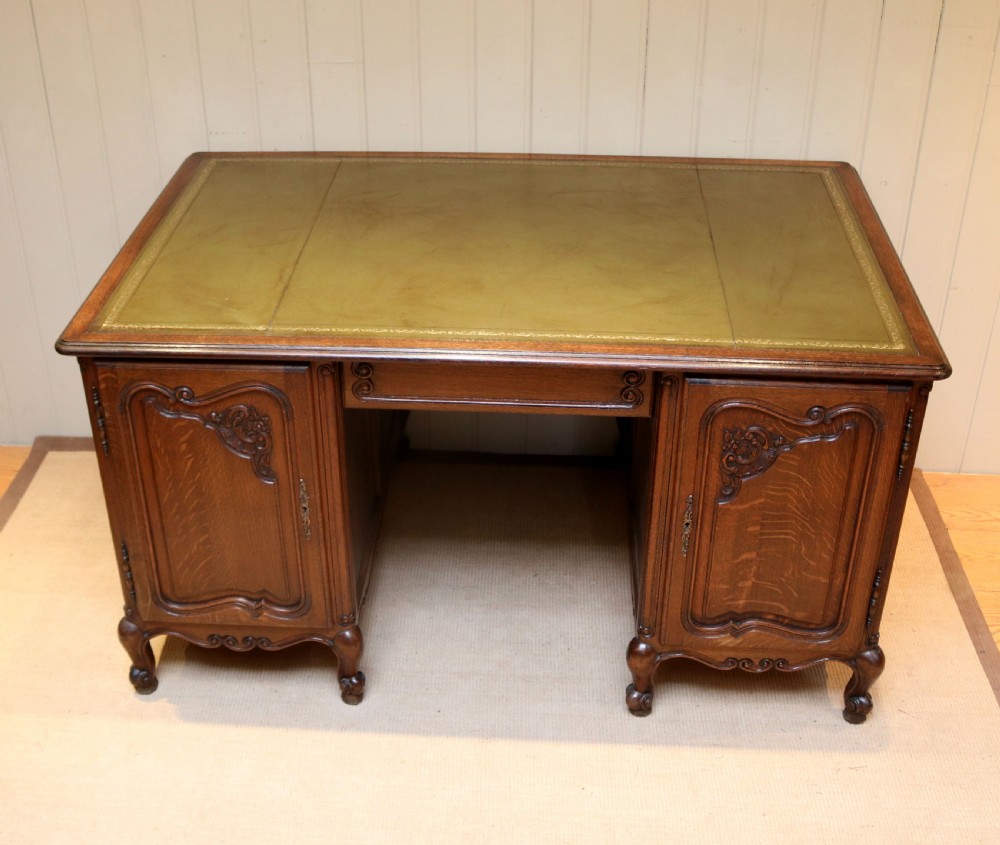 Substantial Oak Partners Desk View VII