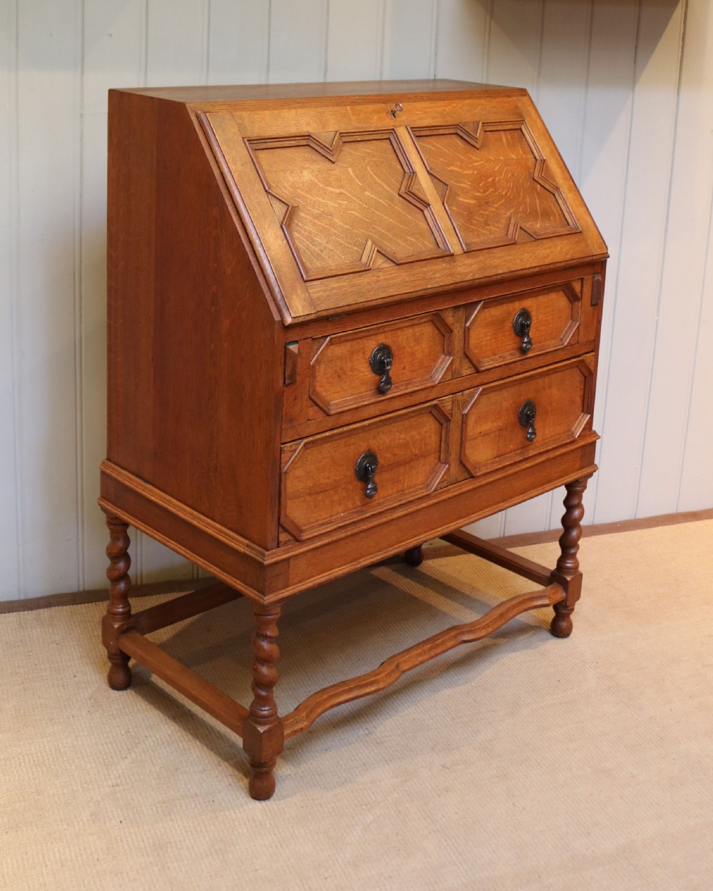 Golden Oak Bureau View V