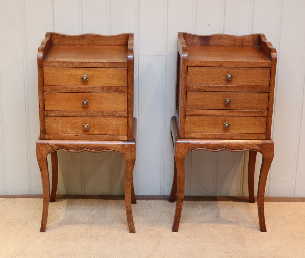 Pair Of Light Oak Bedside Cabinets