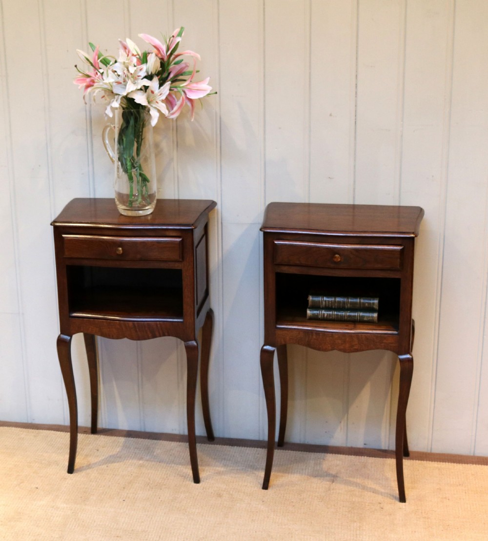 Pair Of Oak Bedside Cabinets View VII