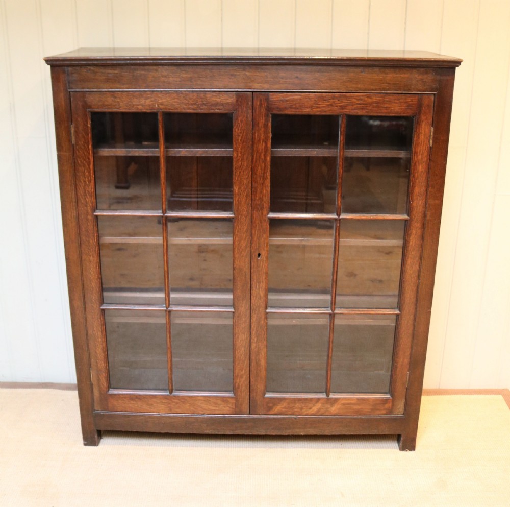 Mid 19th Century Dark Oak Bookcase View VIII