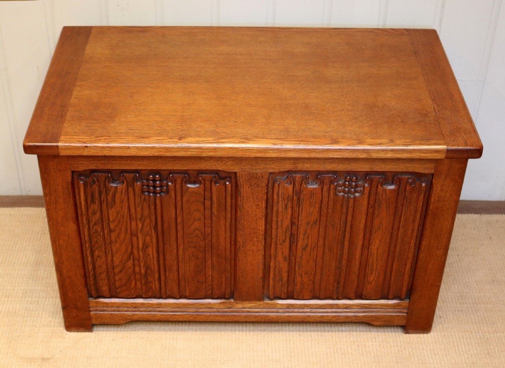Small  Oak Coffer View V