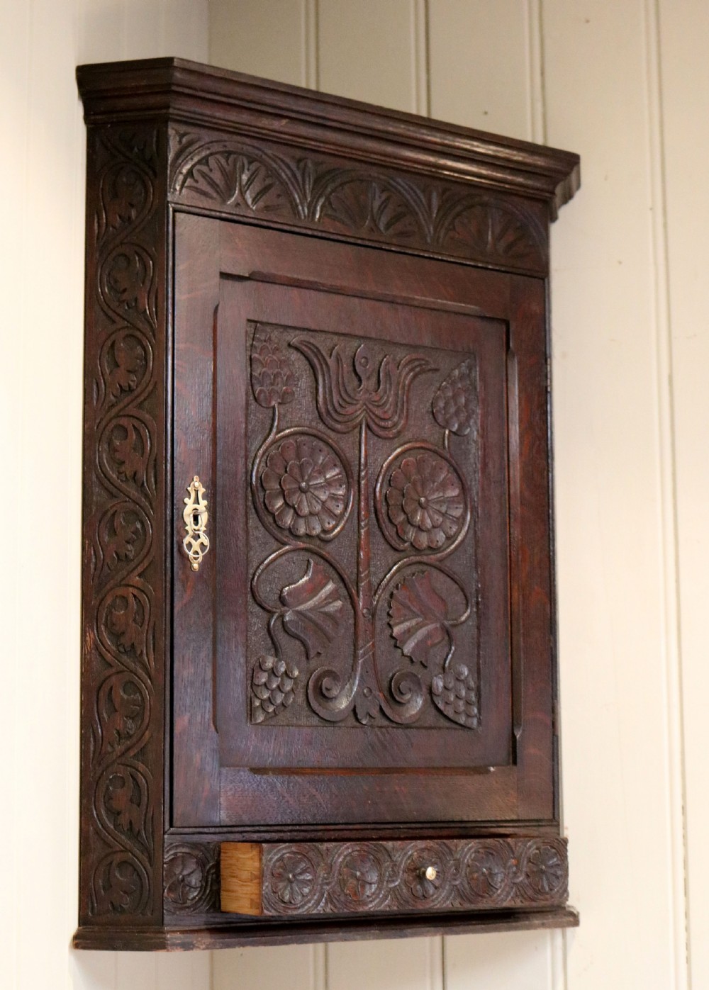 Small Georgian Carved Oak Corner Cabinet View VII