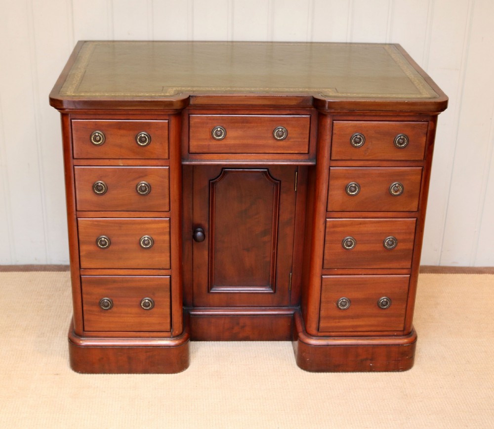 Late 19th Century Mahogany Kneehole Desk View II