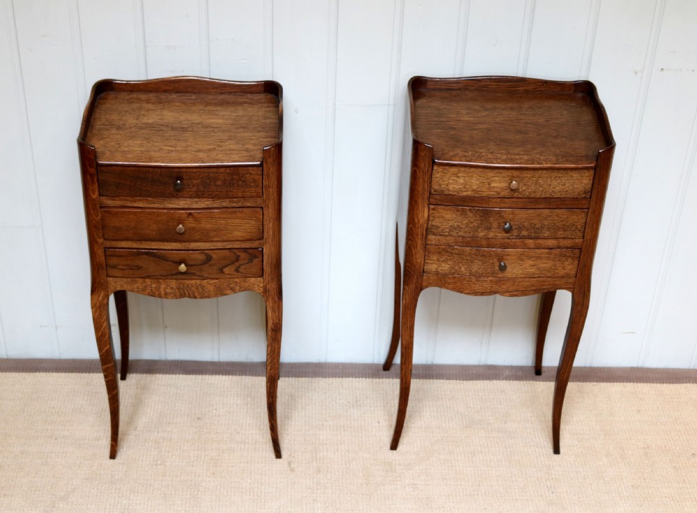 Pair Of Oak Bedside Cabinets View VII