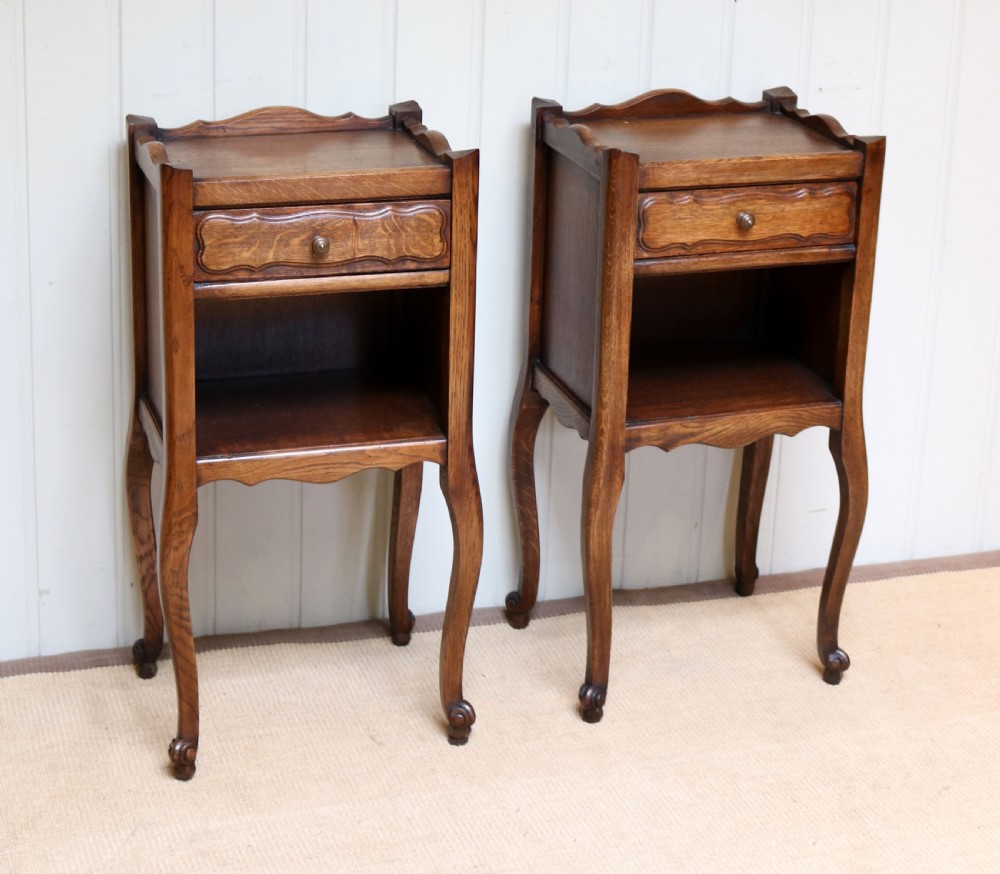 Pair Of Oak Bedside Cabinets 