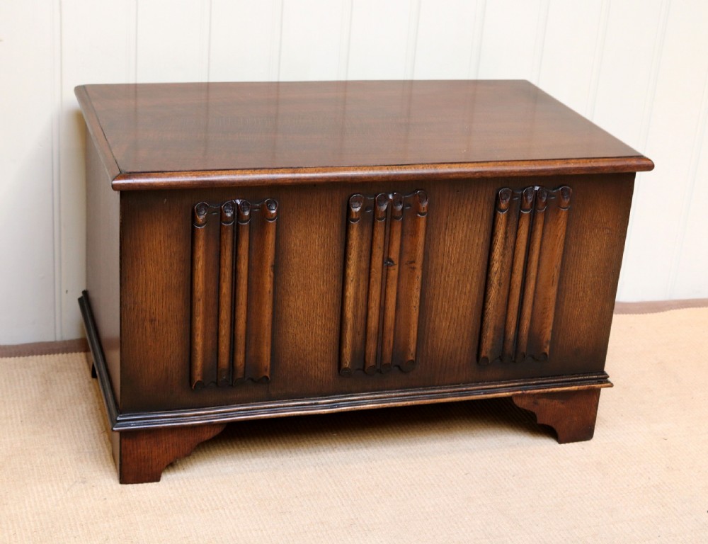 Small Oak Coffer View III