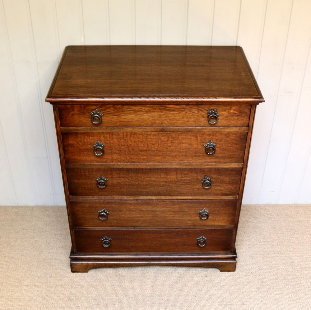 Oak Chest Of Drawers View IV