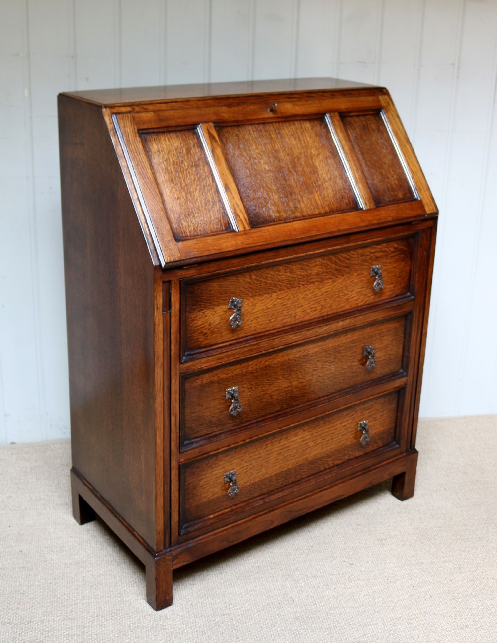 1920s Oak Bureau  View VII