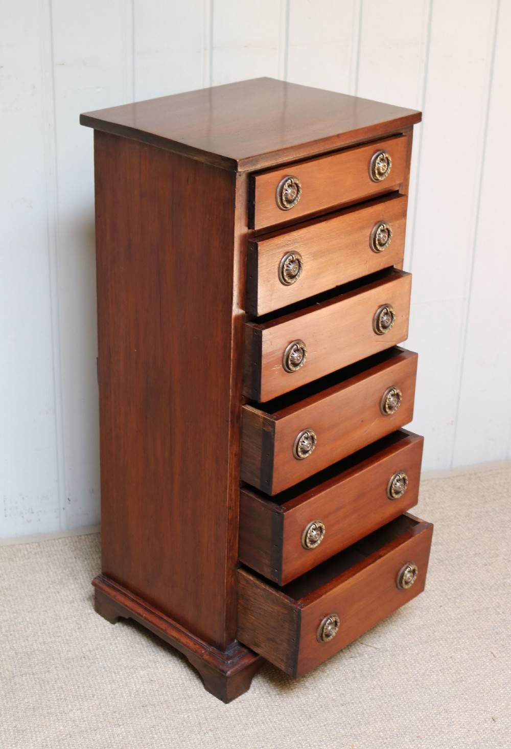 Small Proportioned Mahogany Chest Of Drawers  View VI