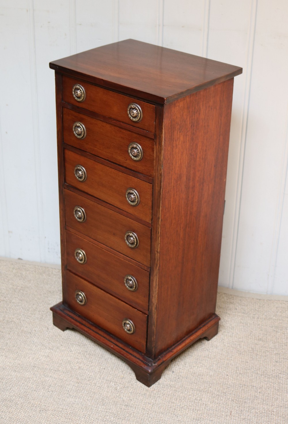 Small Proportioned Mahogany Chest Of Drawers  View VIII