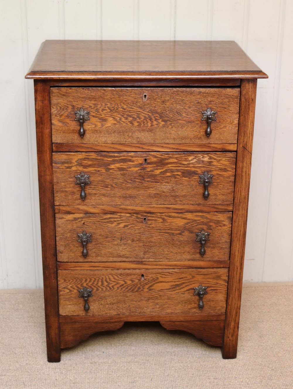 Small Proportioned Oak Chest Of Drawers 
