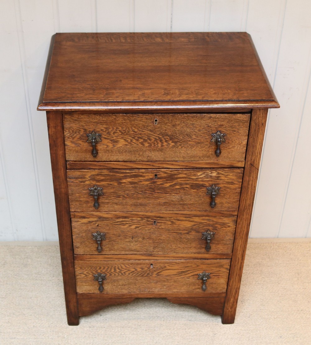 Small Proportioned Oak Chest Of Drawers  View V