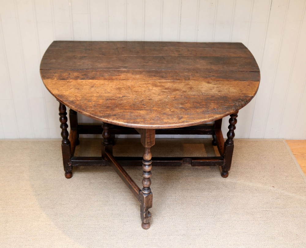 Large Late 17th Century Oak Gateleg Table