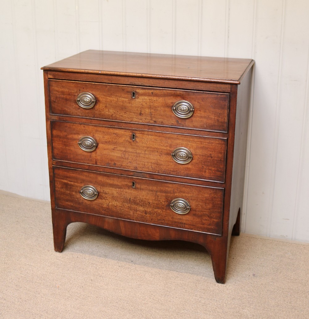Georgian Mahogany Chest Of Drawers View IV