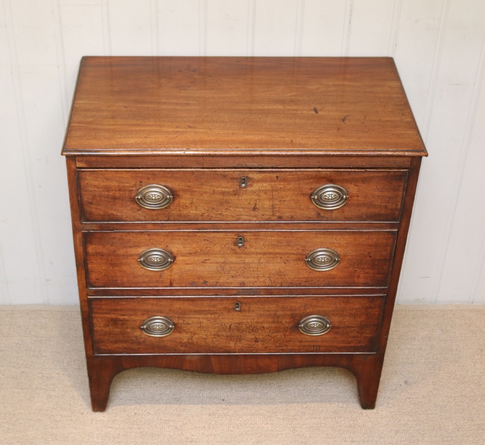 Georgian Mahogany Chest Of Drawers View V
