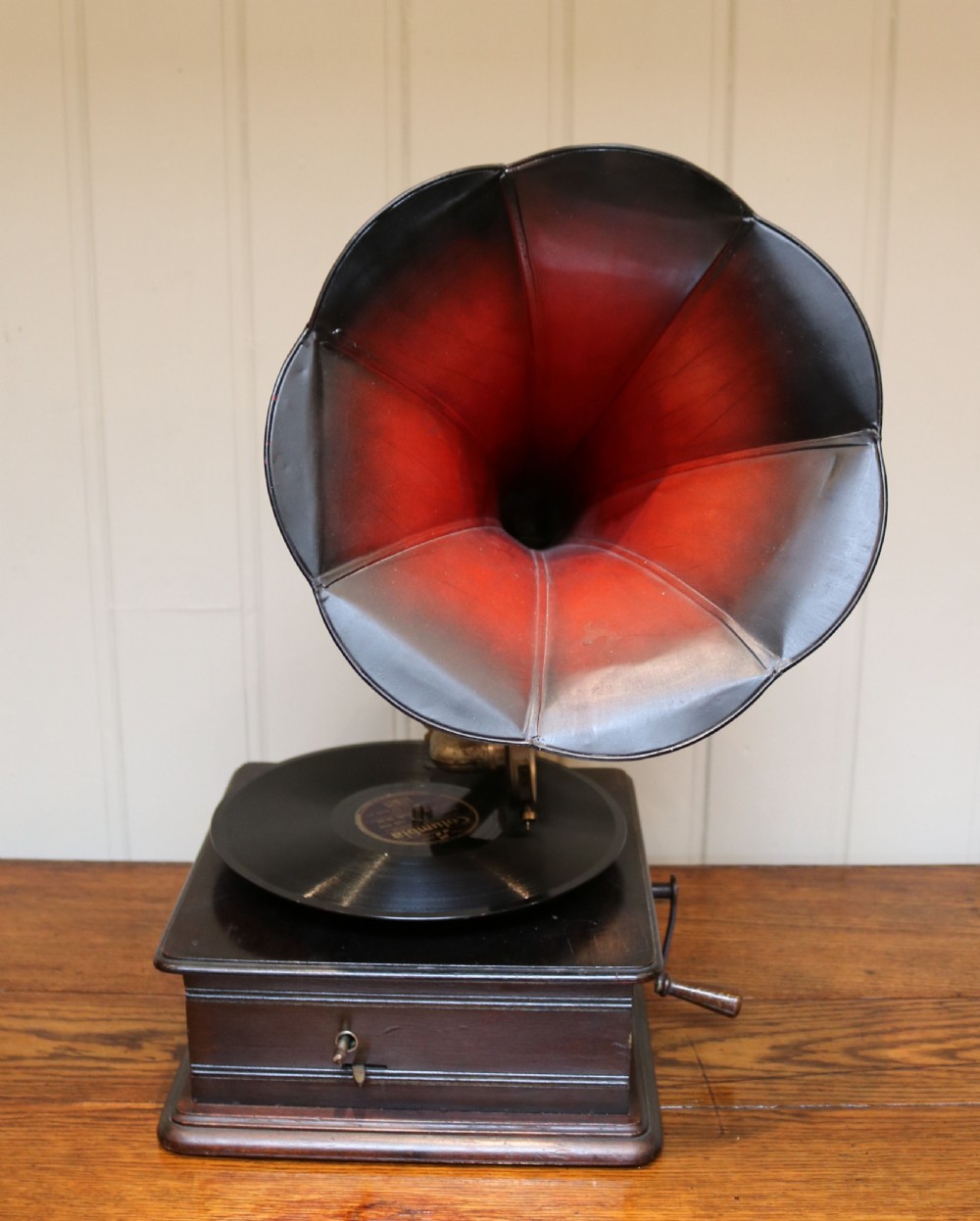 French Horn Gramophone  View IV