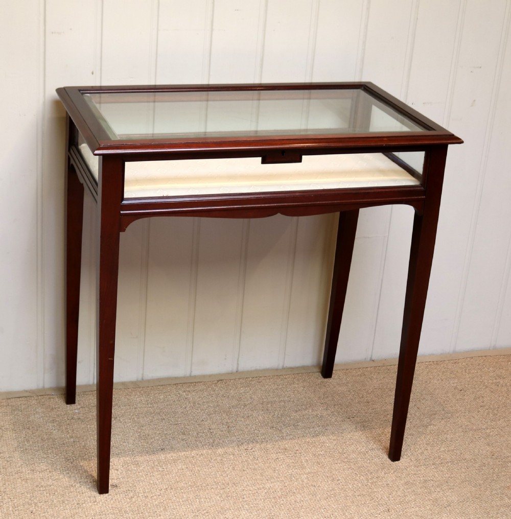 Edwardian Mahogany Bijouterie Table View III