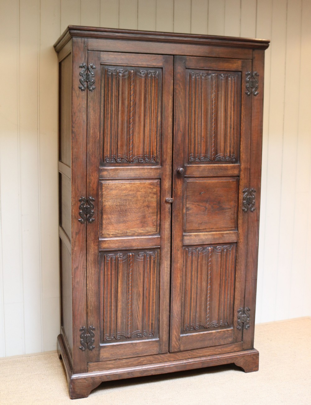 Oak Linenfold Wardrobe View IV