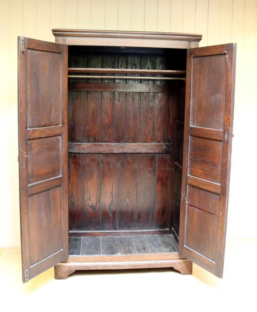 Oak Linenfold Wardrobe View VI