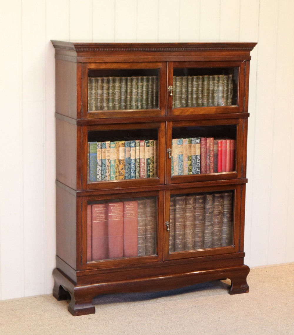 Mahogany Three Tier Bookcase View V