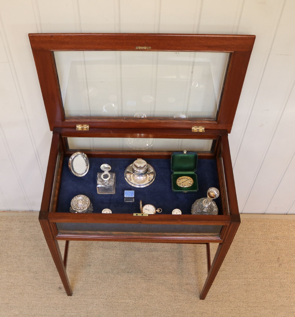 Mahogany Bijouterie Table View VII