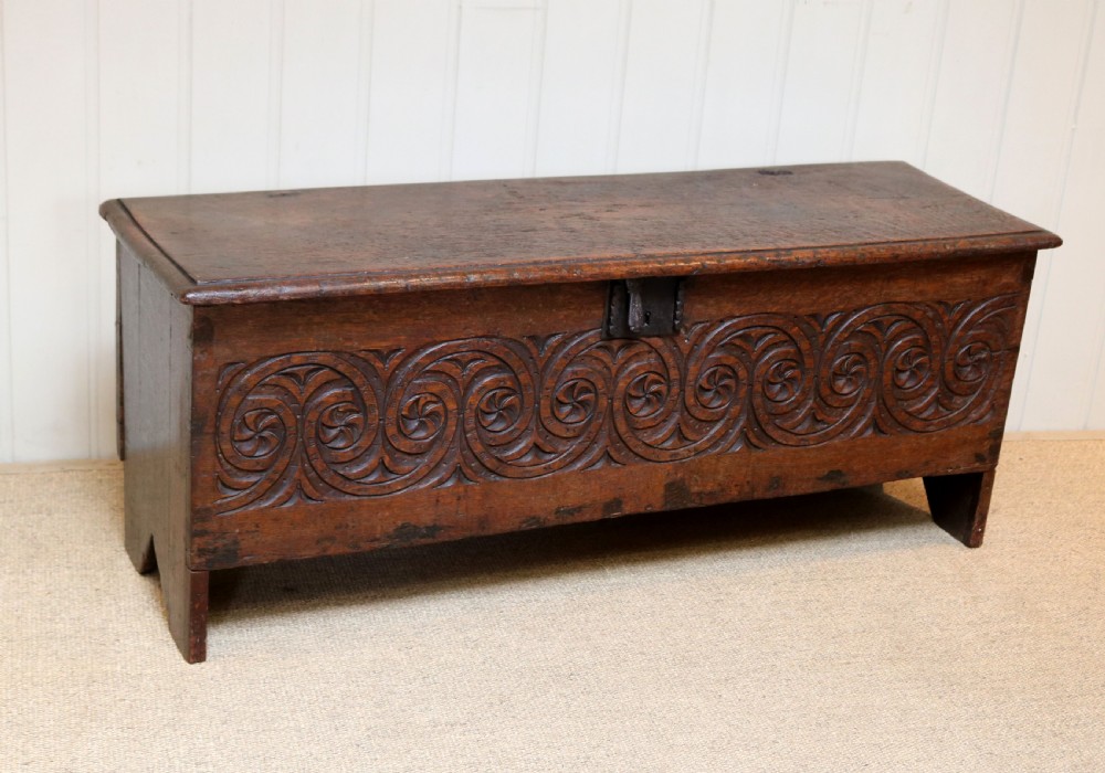 Early 18th Century Oak Coffer View IV