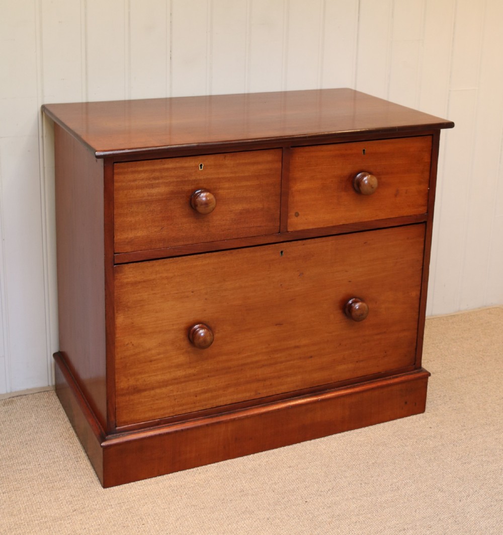 Late 19th Century Mahogany Chest Of Drawers
