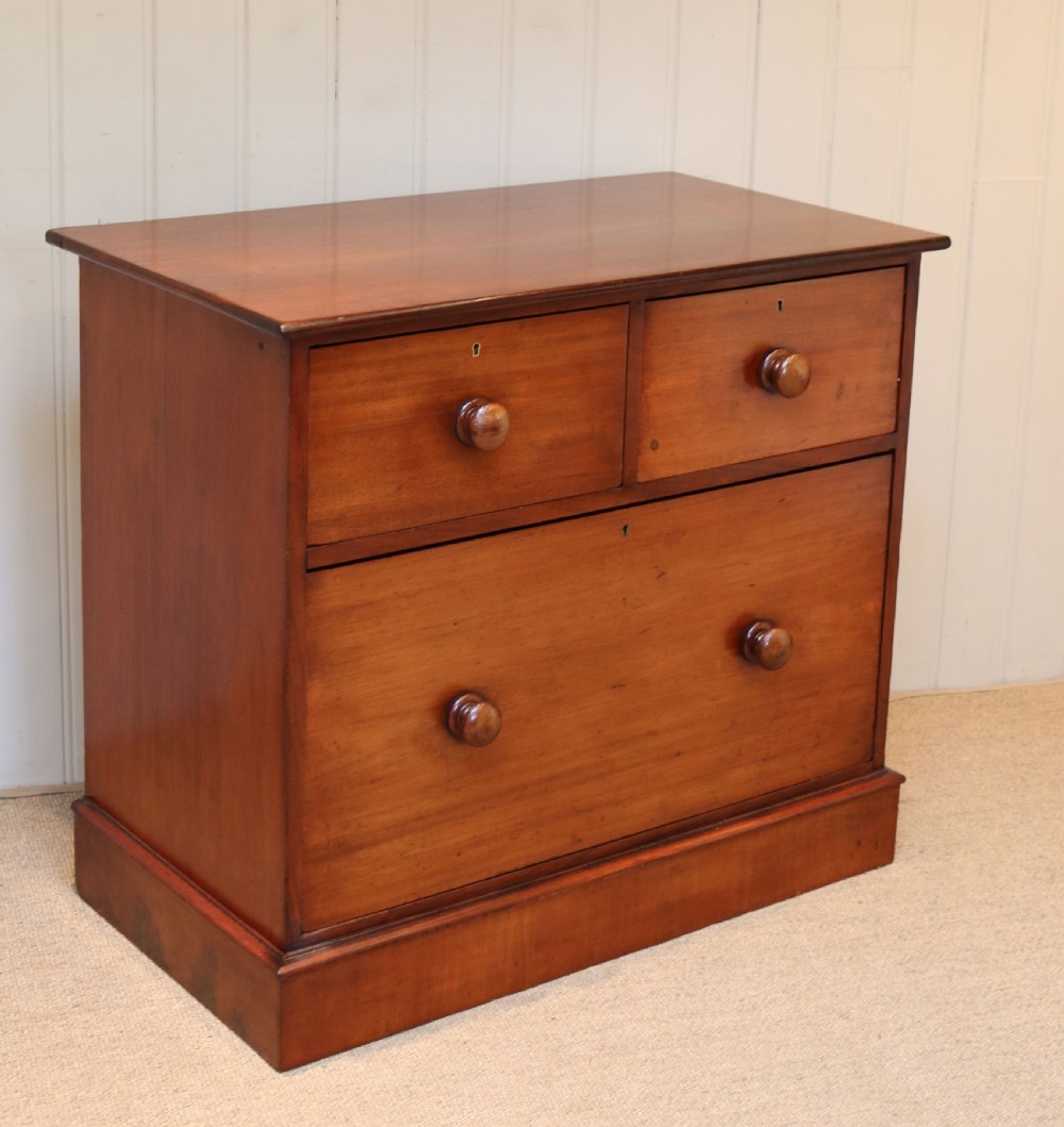 Late 19th Century Mahogany Chest Of Drawers View V