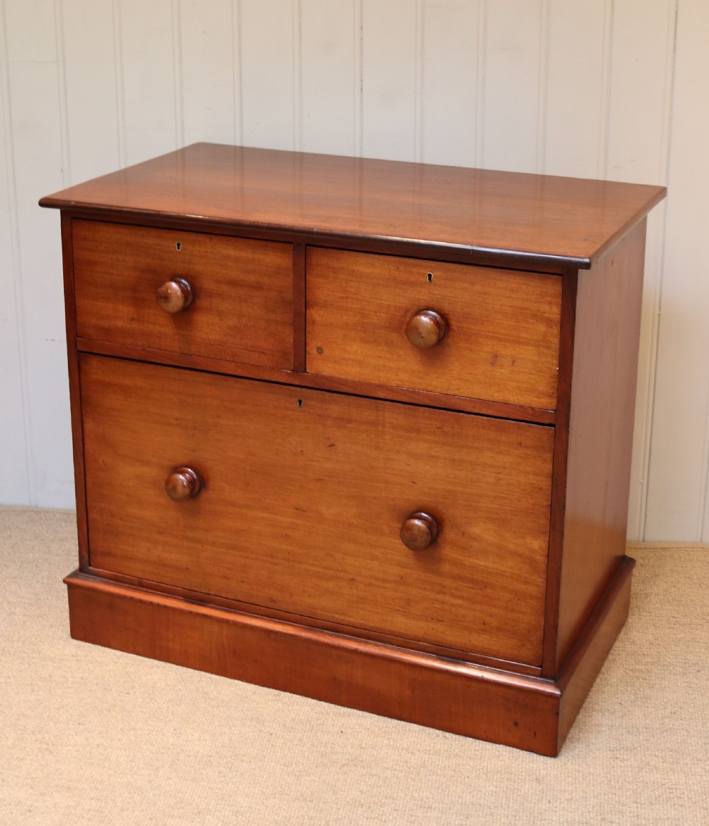 Late 19th Century Mahogany Chest Of Drawers View VI