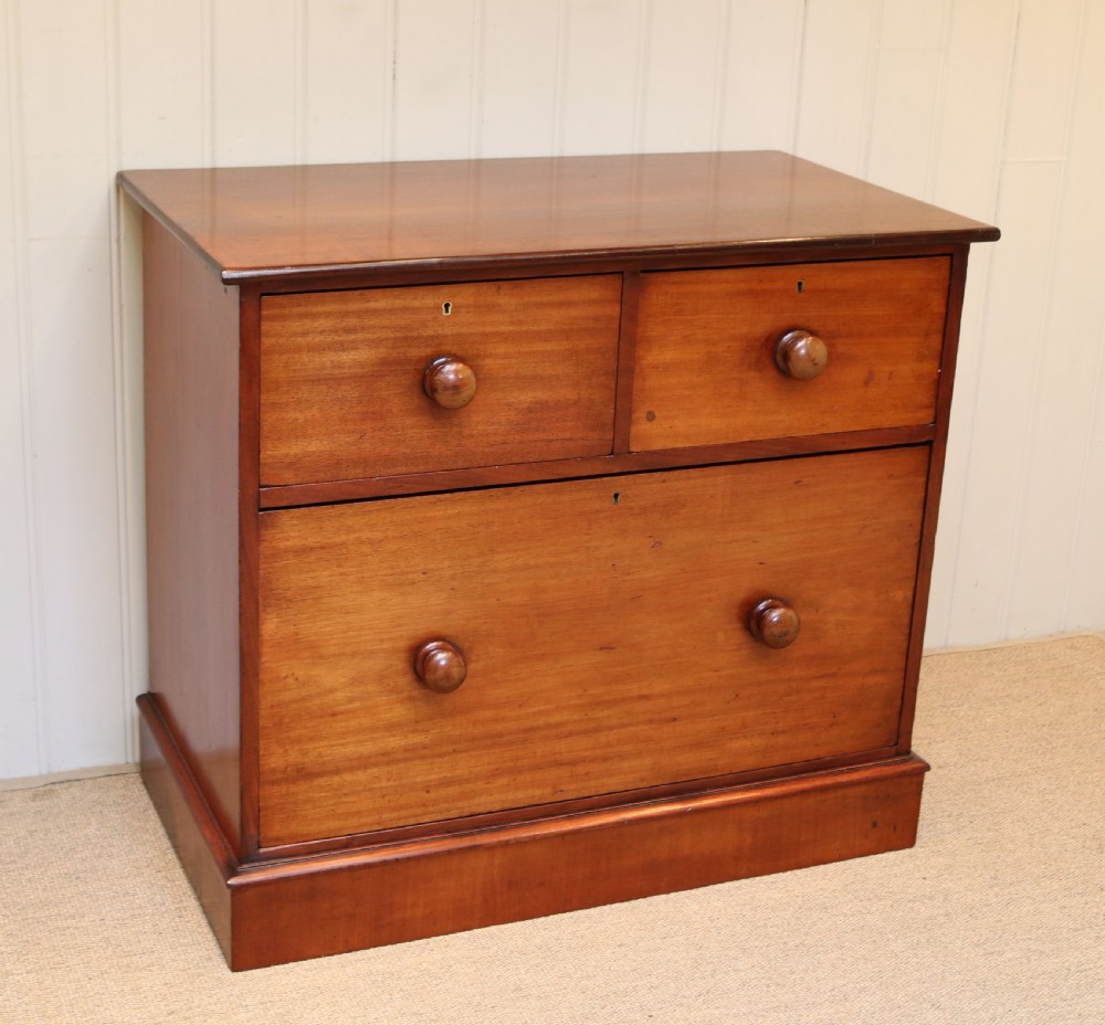 Late 19th Century Mahogany Chest Of Drawers View VIII