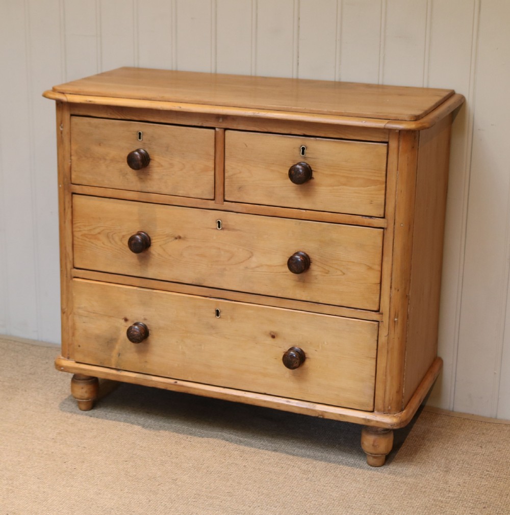 Late 19th Century Pine Chest Of Drawers View III