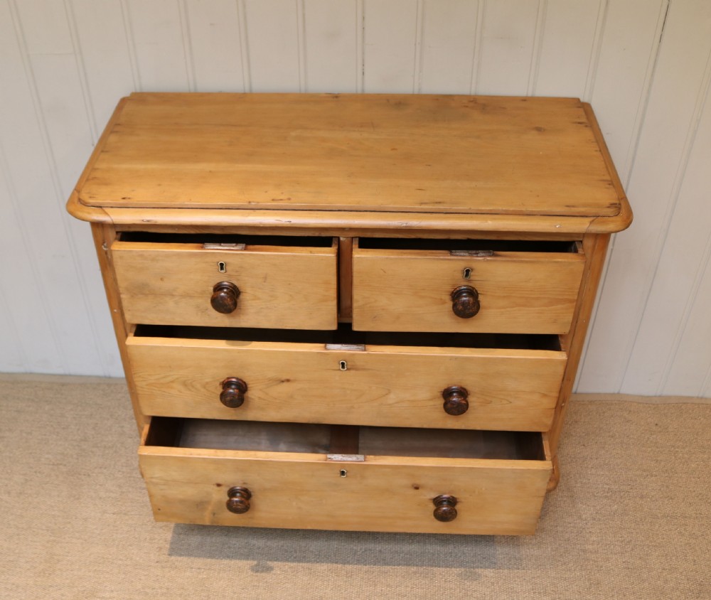 Late 19th Century Pine Chest Of Drawers View V