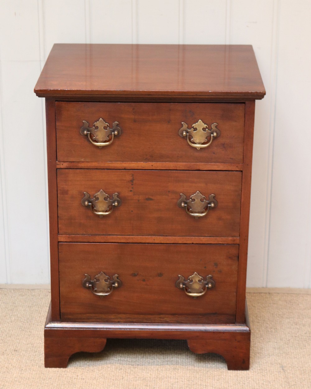 Small Proportioned Mahogany Chest Of Drawers