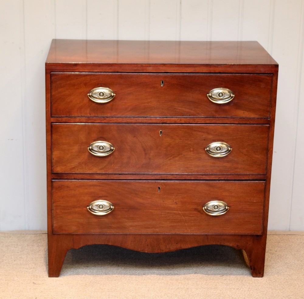 Georgian Mahogany Chest Of Drawers
