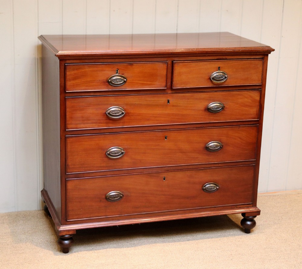 Mid 19th Century Mahogany Chest Of Drawers View II