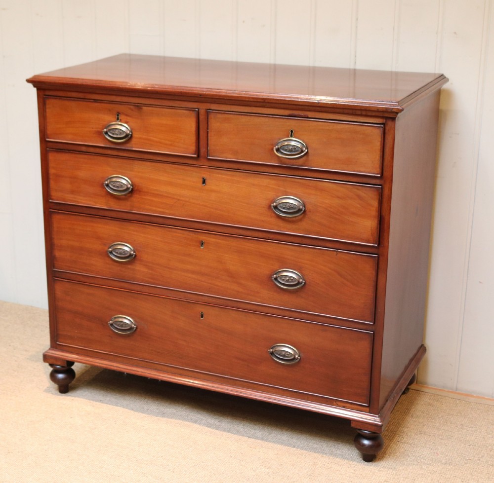 Mid 19th Century Mahogany Chest Of Drawers View III