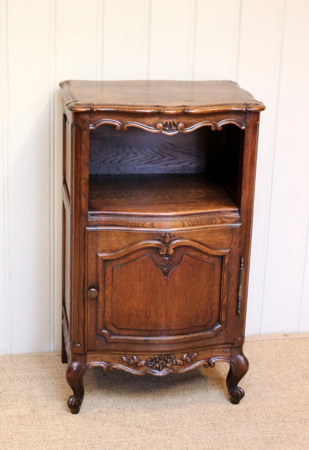 Small Oak Cabinet