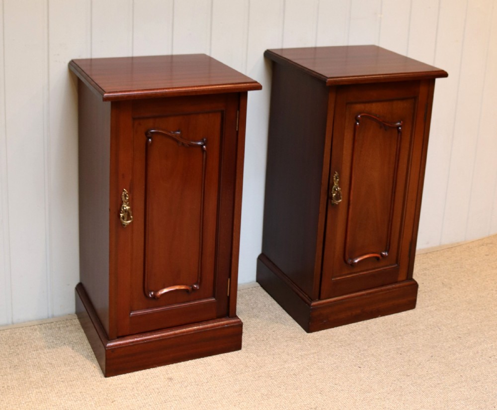 Pair Of Edwardian Mahogany Bedside Cabinets View III