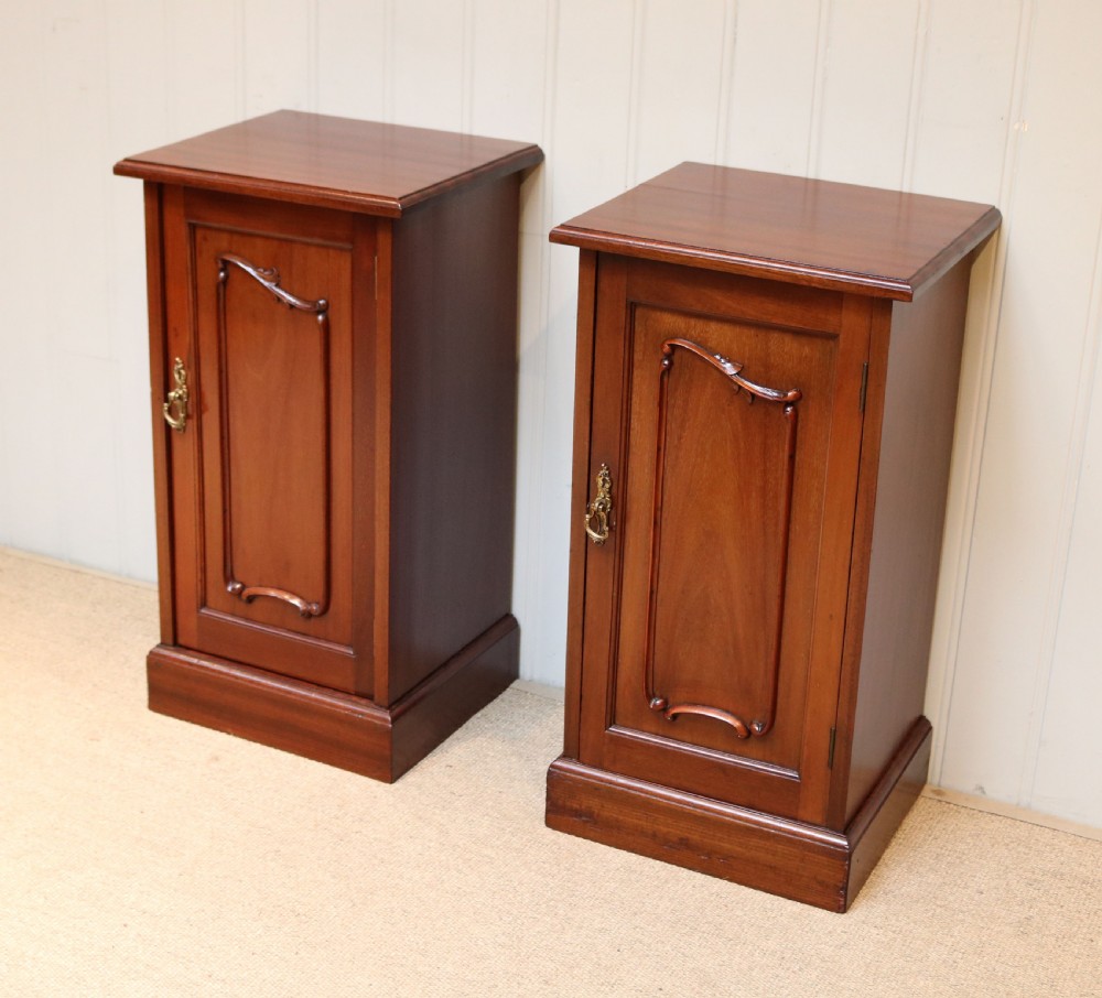 Pair Of Edwardian Mahogany Bedside Cabinets View IV
