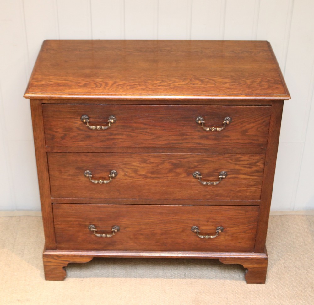 Small Oak Chest Of Drawers View IV