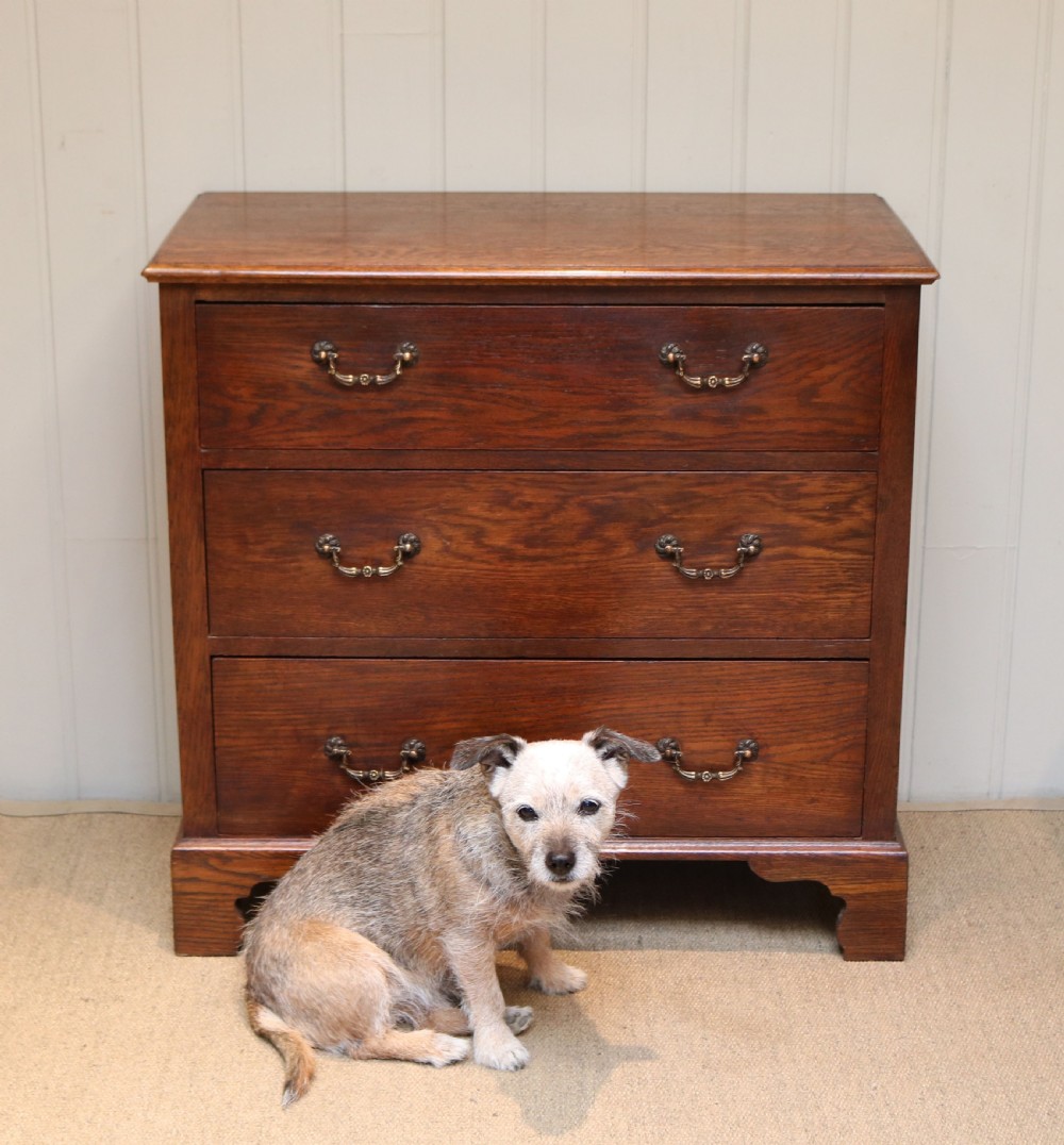 Small Oak Chest Of Drawers View V