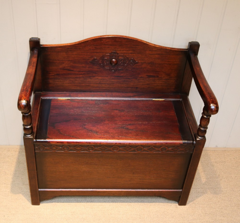Small Oak Bench View III