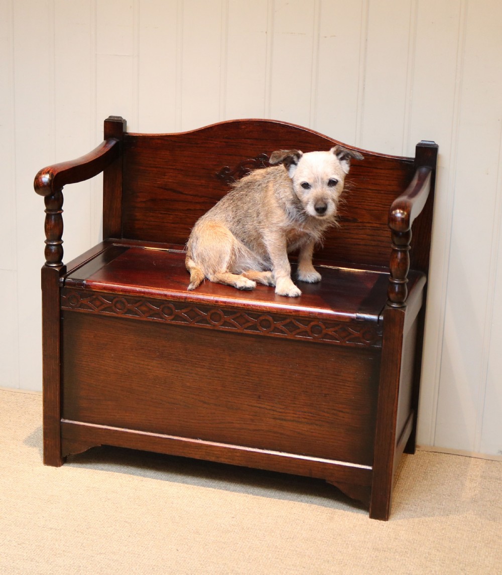 Small Oak Bench View VI