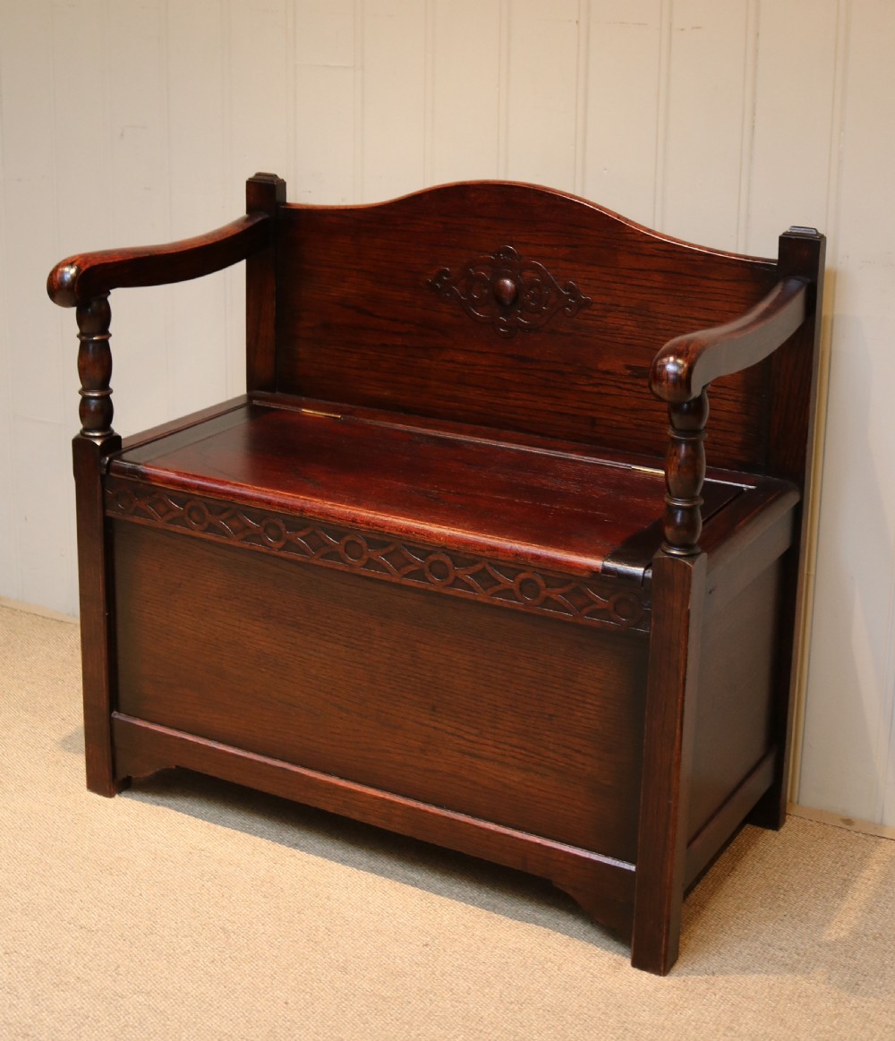 Small Oak Bench View VIII