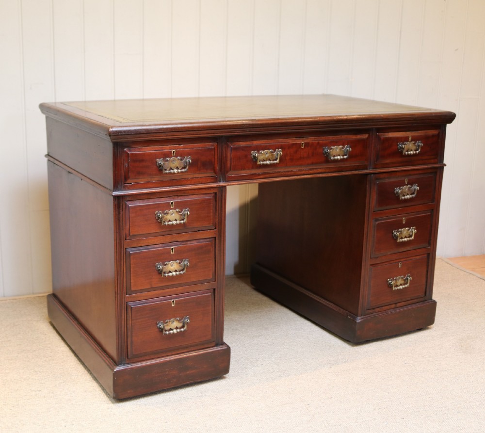Late 19th Century Mahogany Pedestal Desk
